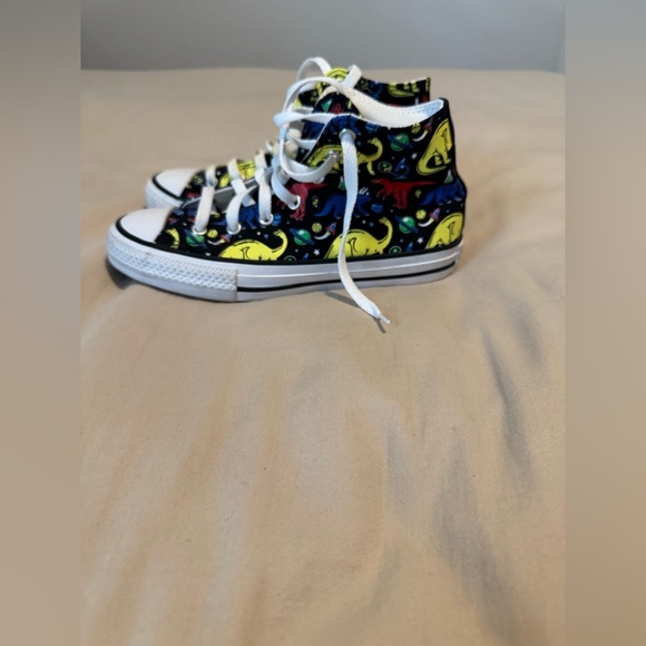 Converse Kids Dinosaur High-Top Size 4 Vibrant Colors Used - Picture 4 of 8